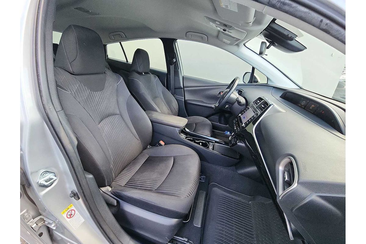 2021 Toyota Prius LE