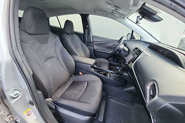 2021 Toyota Prius LE
