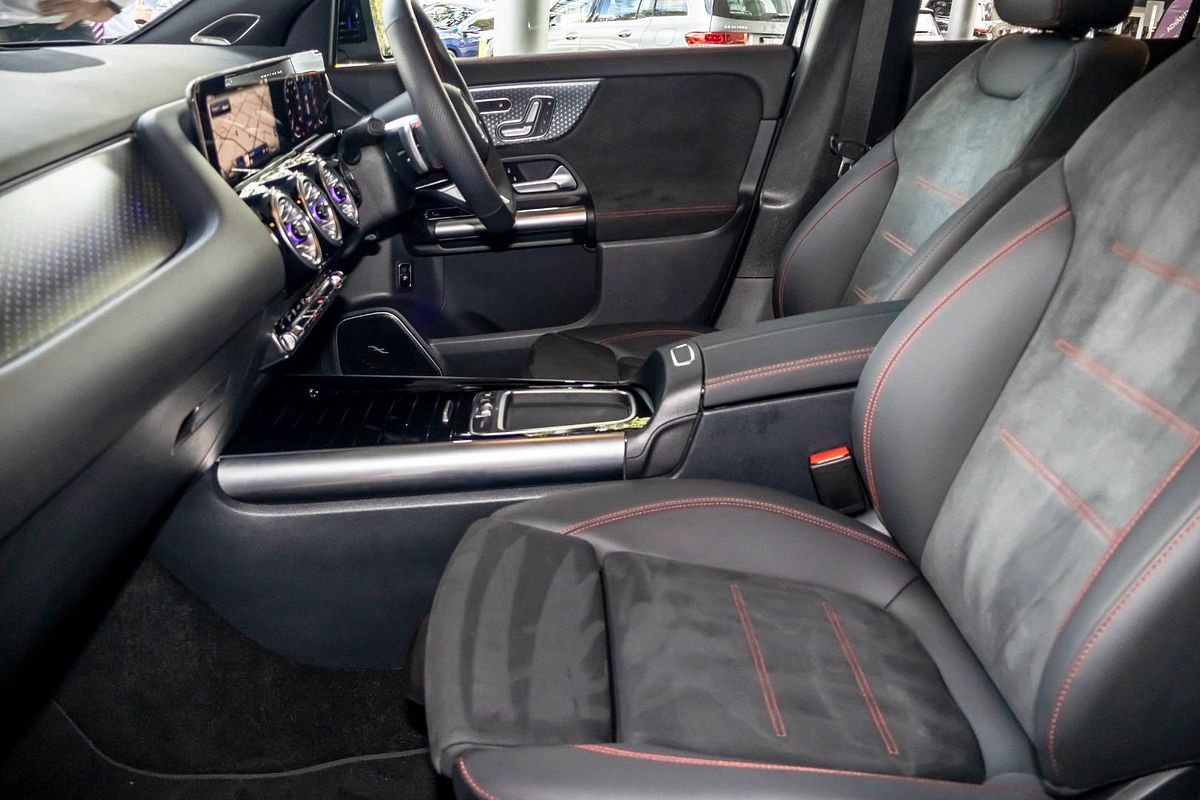 2025 Mercedes-Benz GLA-Class GLA200 H247