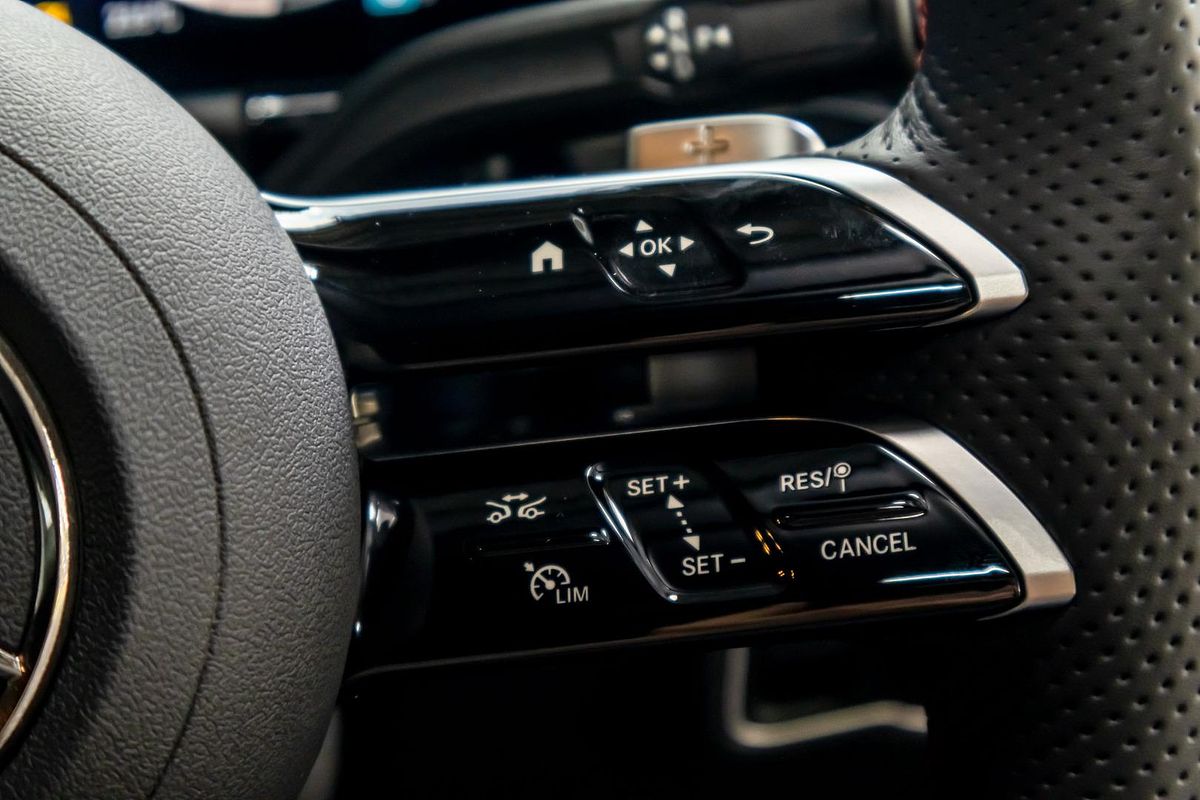 2025 Mercedes-Benz GLA-Class GLA200 H247
