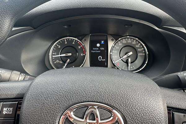 2025 Toyota Hilux SR 48V GUN126R 4X4