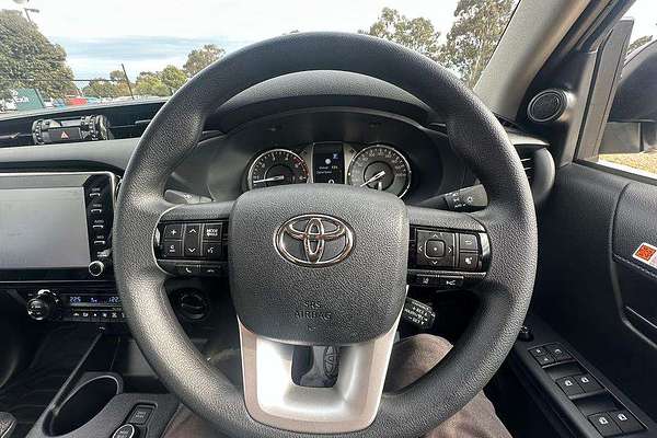 2025 Toyota Hilux SR 48V GUN126R 4X4