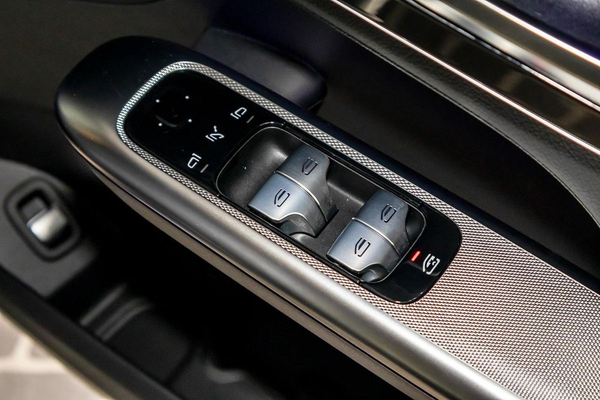 2025 Mercedes-Benz GLC-Class GLC200 X254