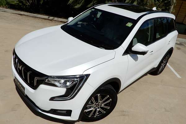 2025 Mahindra XUV700 AX7