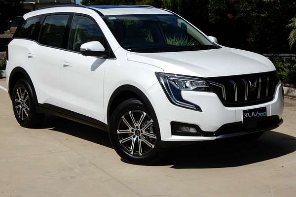 2025 Mahindra XUV700 AX7