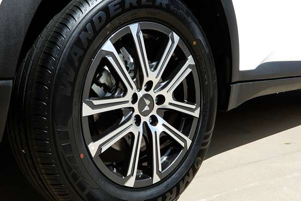 2025 Mahindra XUV700 AX7