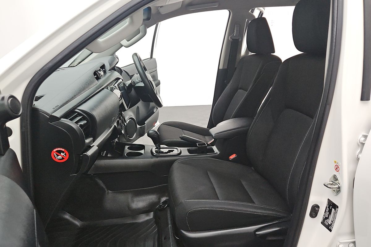 2018 Toyota Hilux SR GUN126R 4X4
