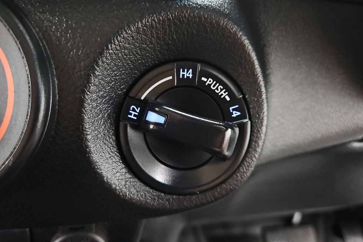 2018 Toyota Hilux SR GUN126R 4X4