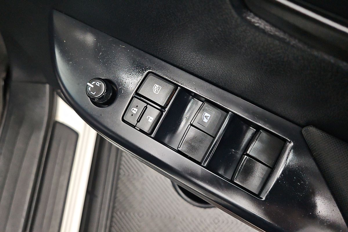2018 Toyota Hilux SR GUN126R 4X4