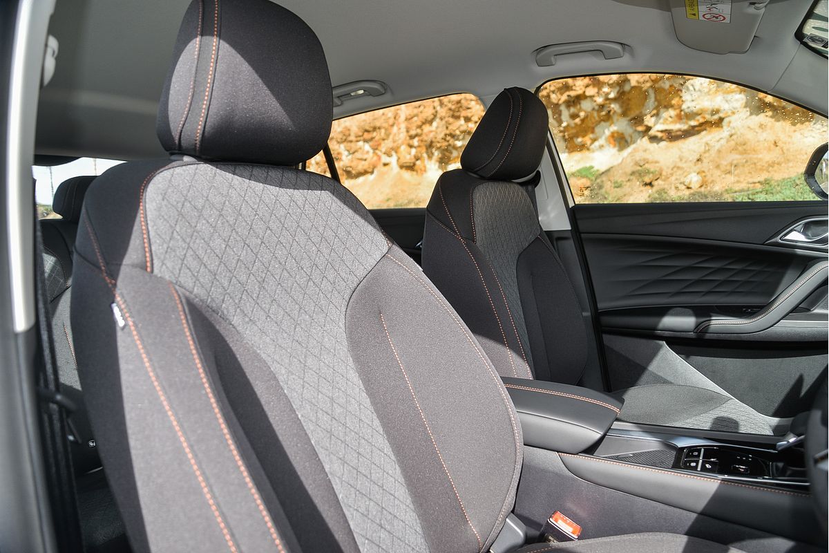 2025 MG HS Hybrid+ Excite AS33H