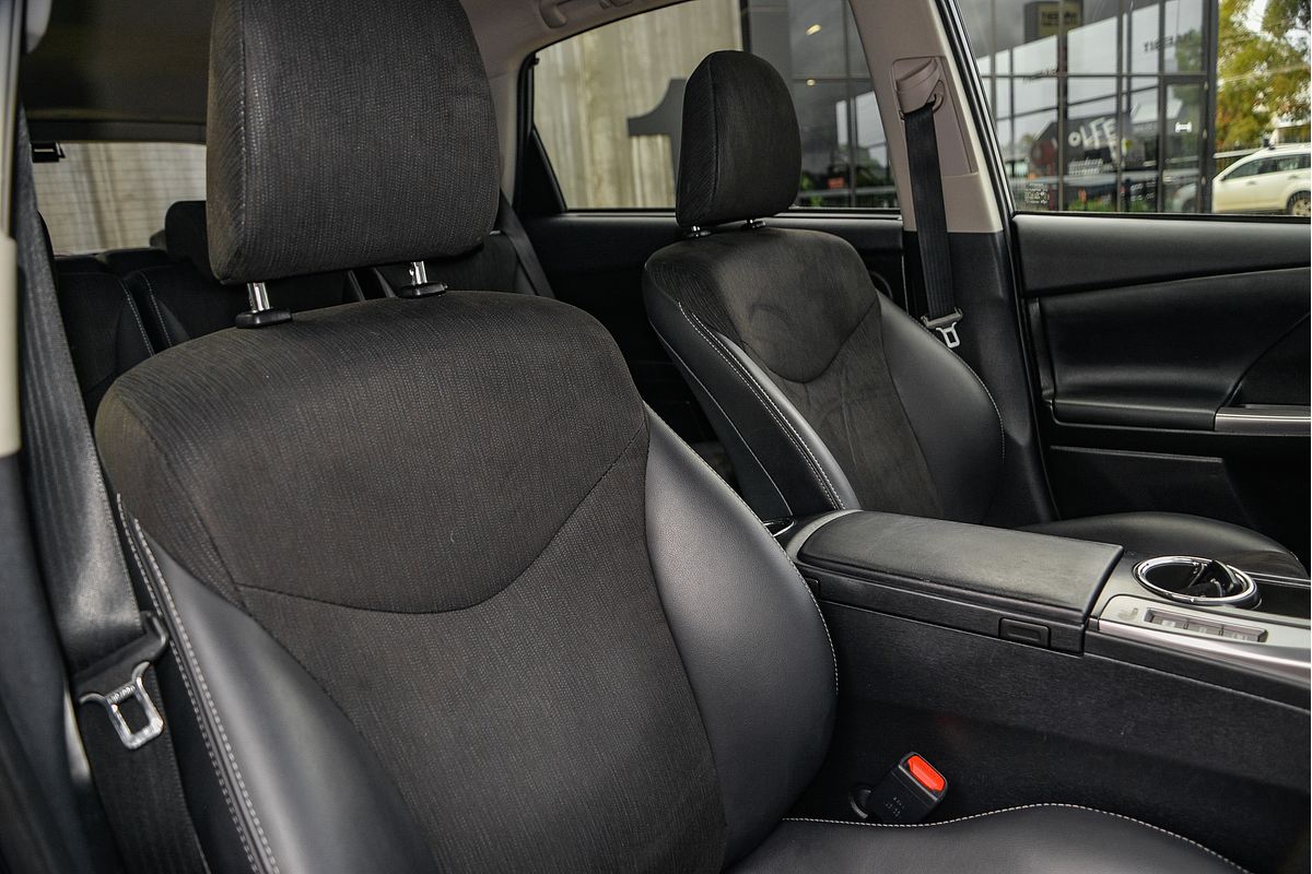 2019 Toyota Prius V ZVW40R