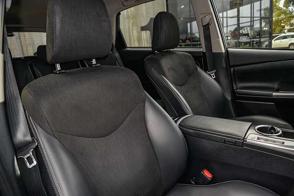 2019 Toyota Prius V ZVW40R