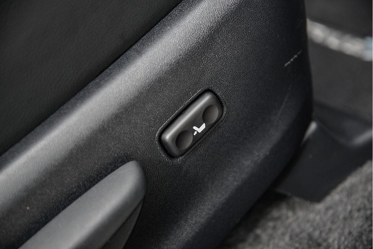2019 Toyota Prius V ZVW40R