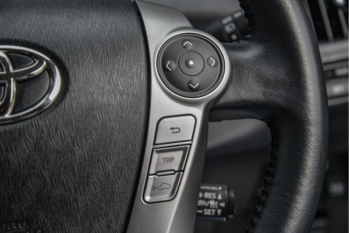 2019 Toyota Prius V ZVW40R