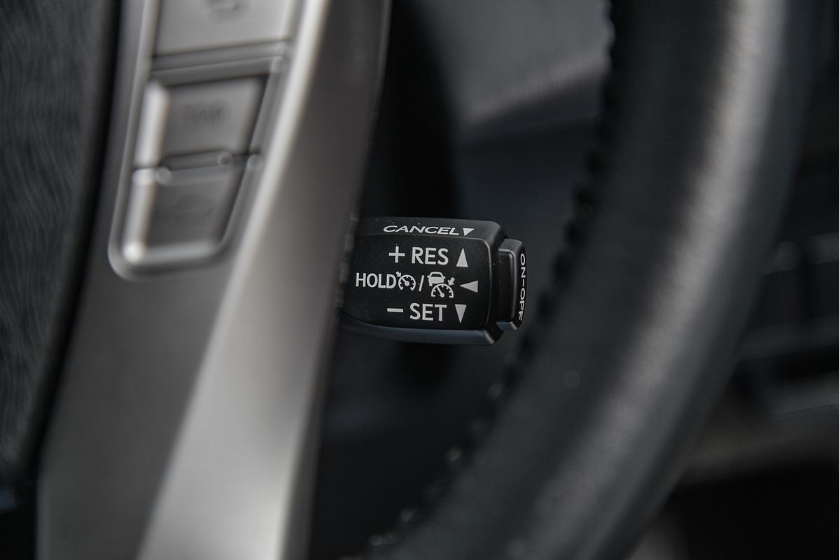 2019 Toyota Prius V ZVW40R