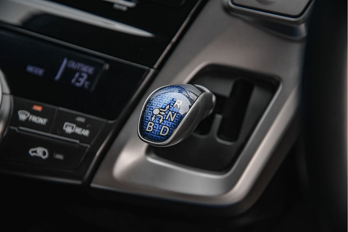 2019 Toyota Prius V ZVW40R