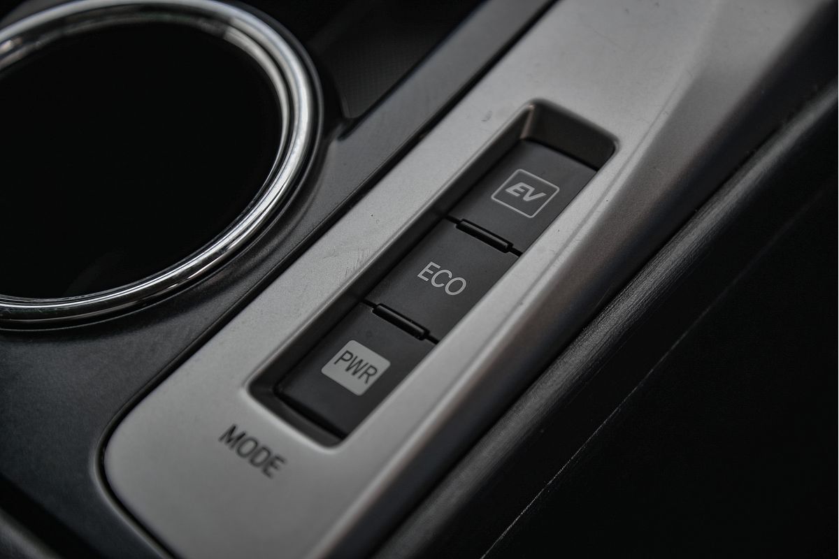 2019 Toyota Prius V ZVW40R