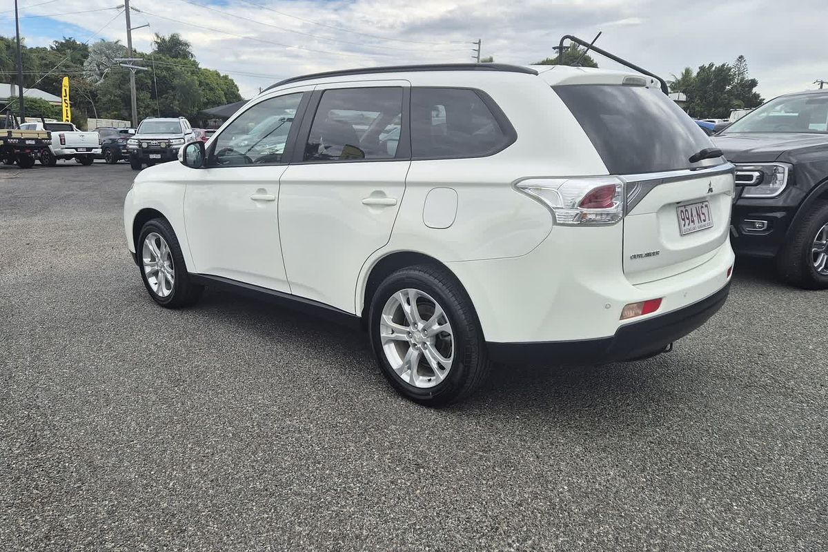 2013 Mitsubishi Outlander LS ZJ