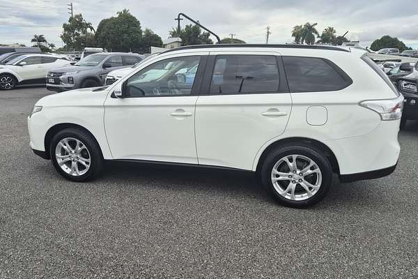 2013 Mitsubishi Outlander LS ZJ
