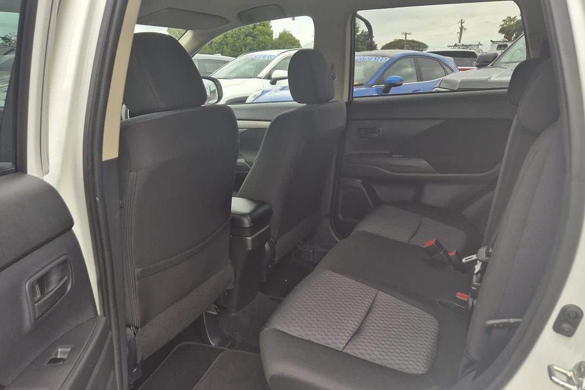 2013 Mitsubishi Outlander LS ZJ