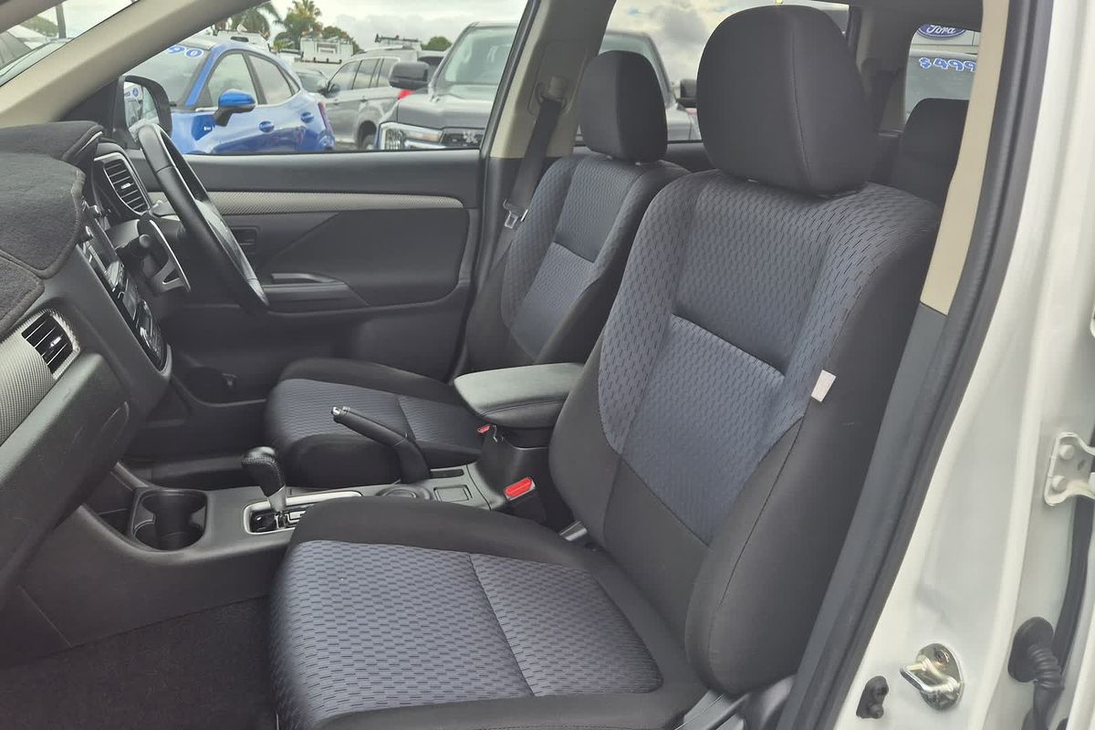 2013 Mitsubishi Outlander LS ZJ