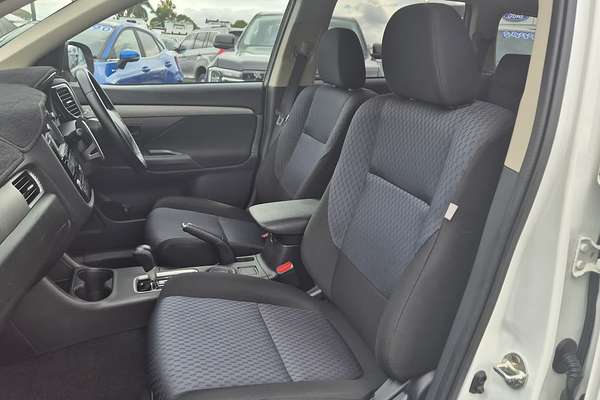 2013 Mitsubishi Outlander LS ZJ