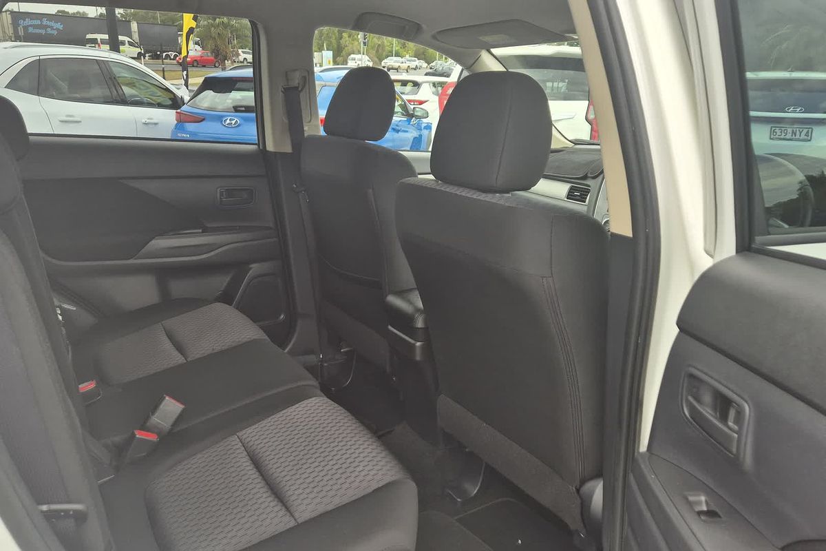 2013 Mitsubishi Outlander LS ZJ