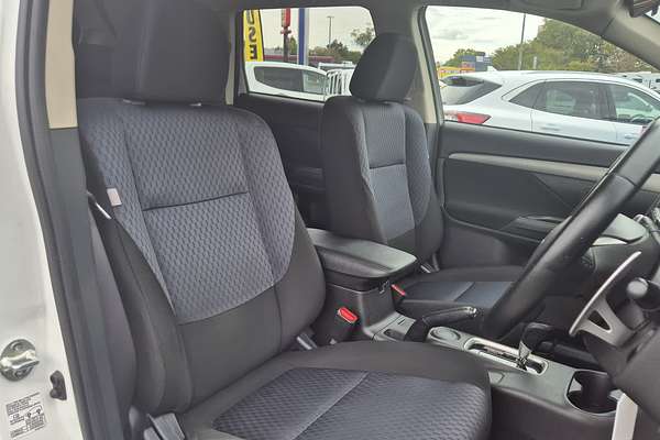 2013 Mitsubishi Outlander LS ZJ