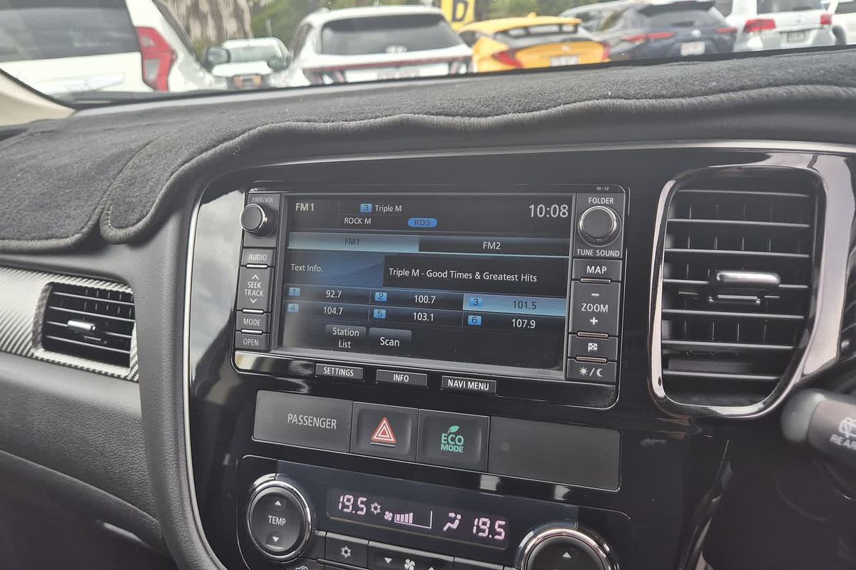 2013 Mitsubishi Outlander LS ZJ