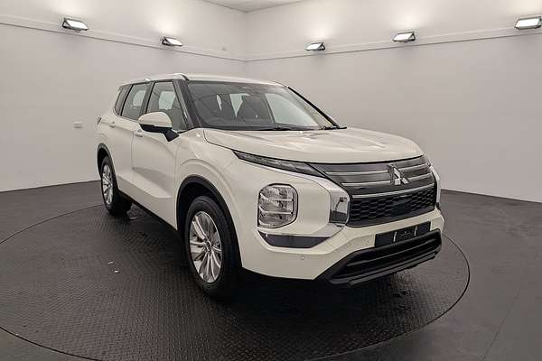 2025 Mitsubishi Outlander ES ZM