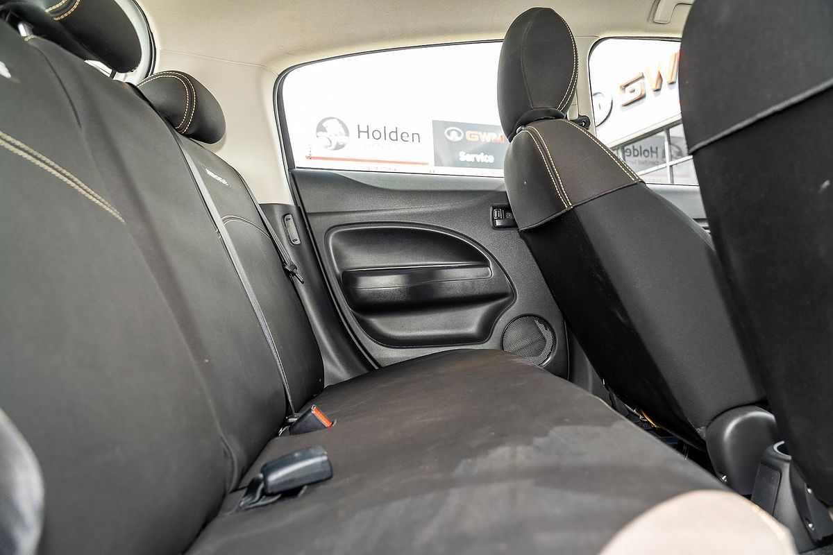 2021 Mitsubishi Mirage ES LB