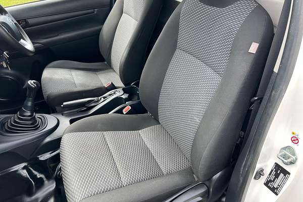 2015 Toyota Hilux Workmate GUN122R Rear Wheel Drive