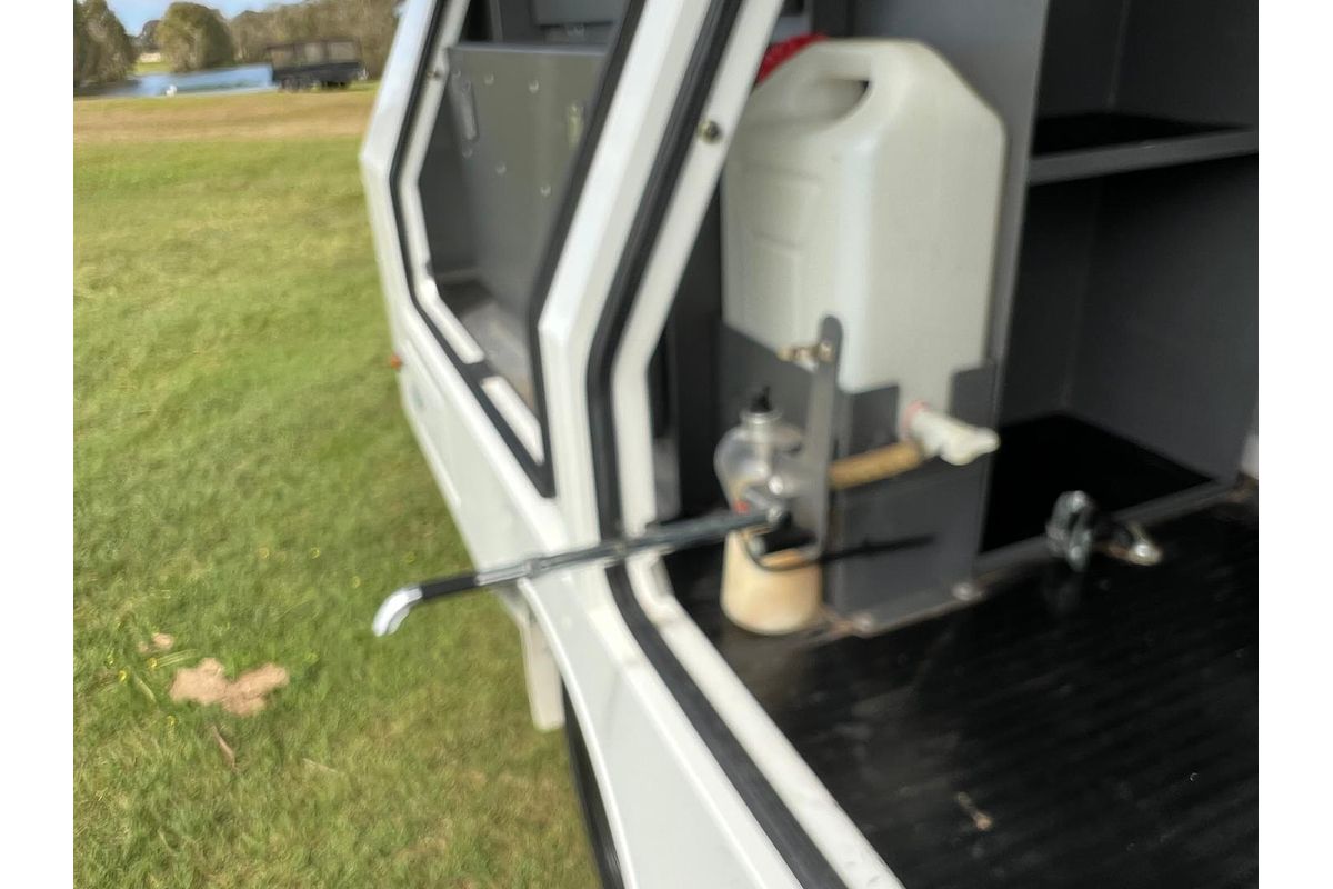 2015 Toyota Hilux Workmate GUN122R Rear Wheel Drive