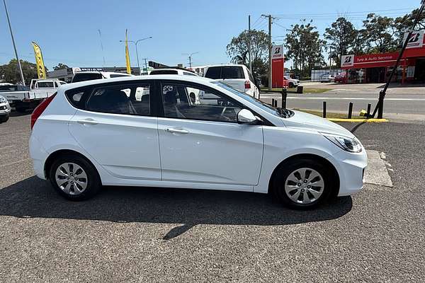 2017 Hyundai Accent Active RB4