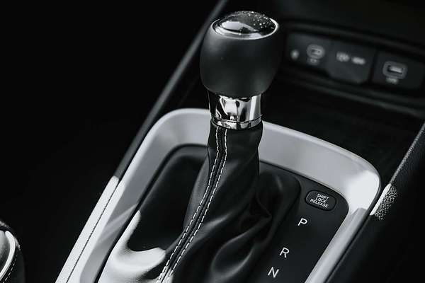 2024 Hyundai Venue Elite QX.V5