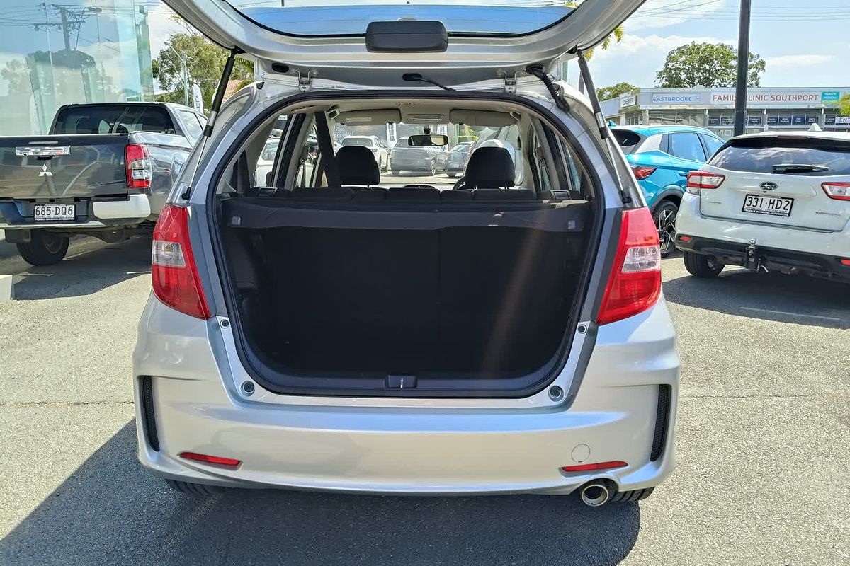 2013 Honda Jazz Vibe-S GE