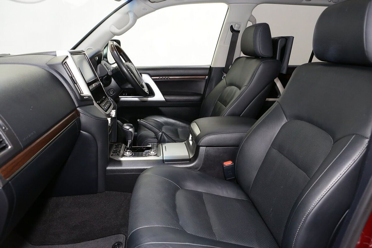 2020 Toyota Landcruiser Sahara VDJ200R