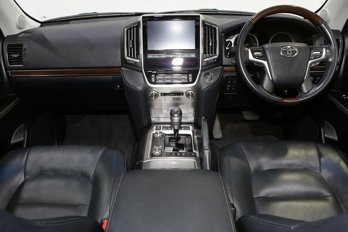 2020 Toyota Landcruiser Sahara VDJ200R