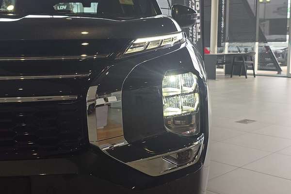 2025 Mitsubishi Outlander Exceed Tourer ZM