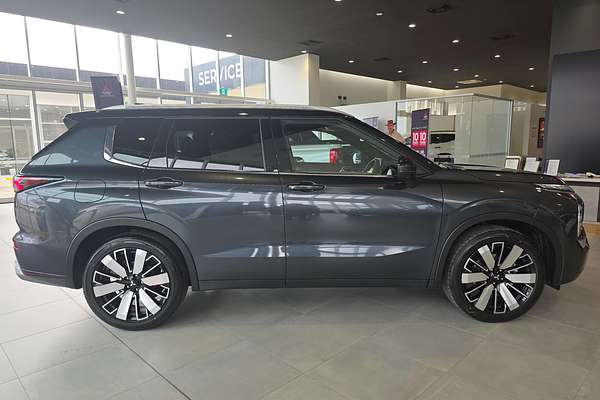 2025 Mitsubishi Outlander Exceed Tourer ZM