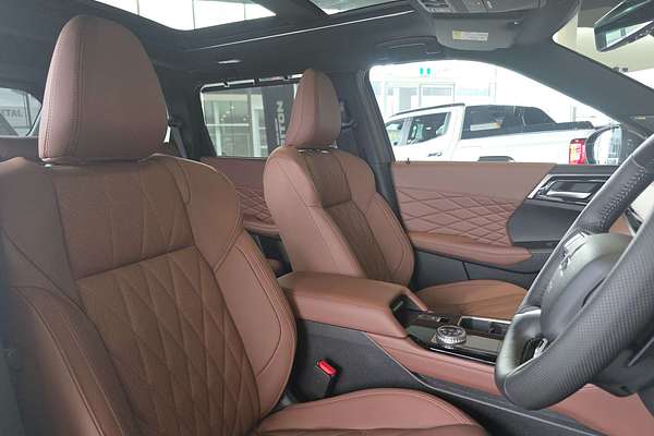 2025 Mitsubishi Outlander Exceed Tourer ZM