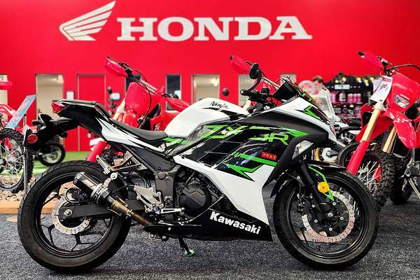 2016 Kawasaki EX 300A