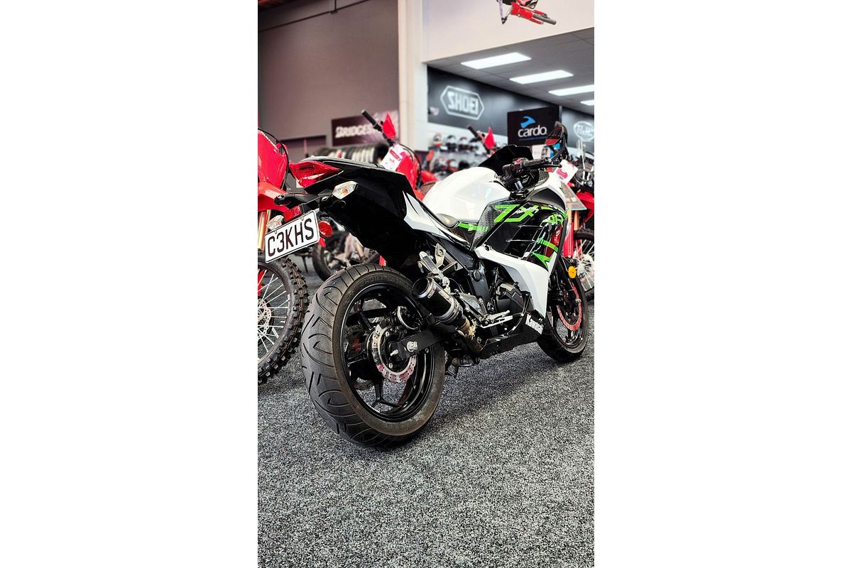 2016 Kawasaki EX 300A