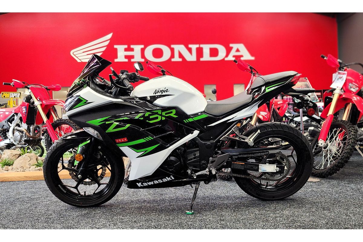 2016 Kawasaki EX 300A