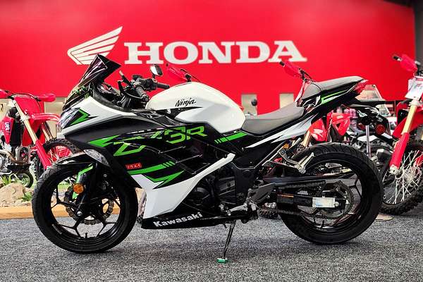 2016 Kawasaki EX 300A