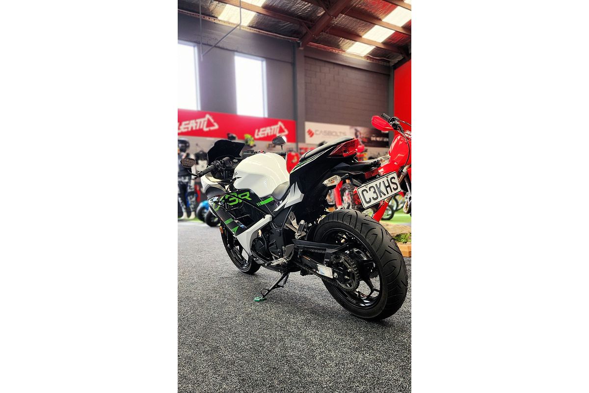 2016 Kawasaki EX 300A