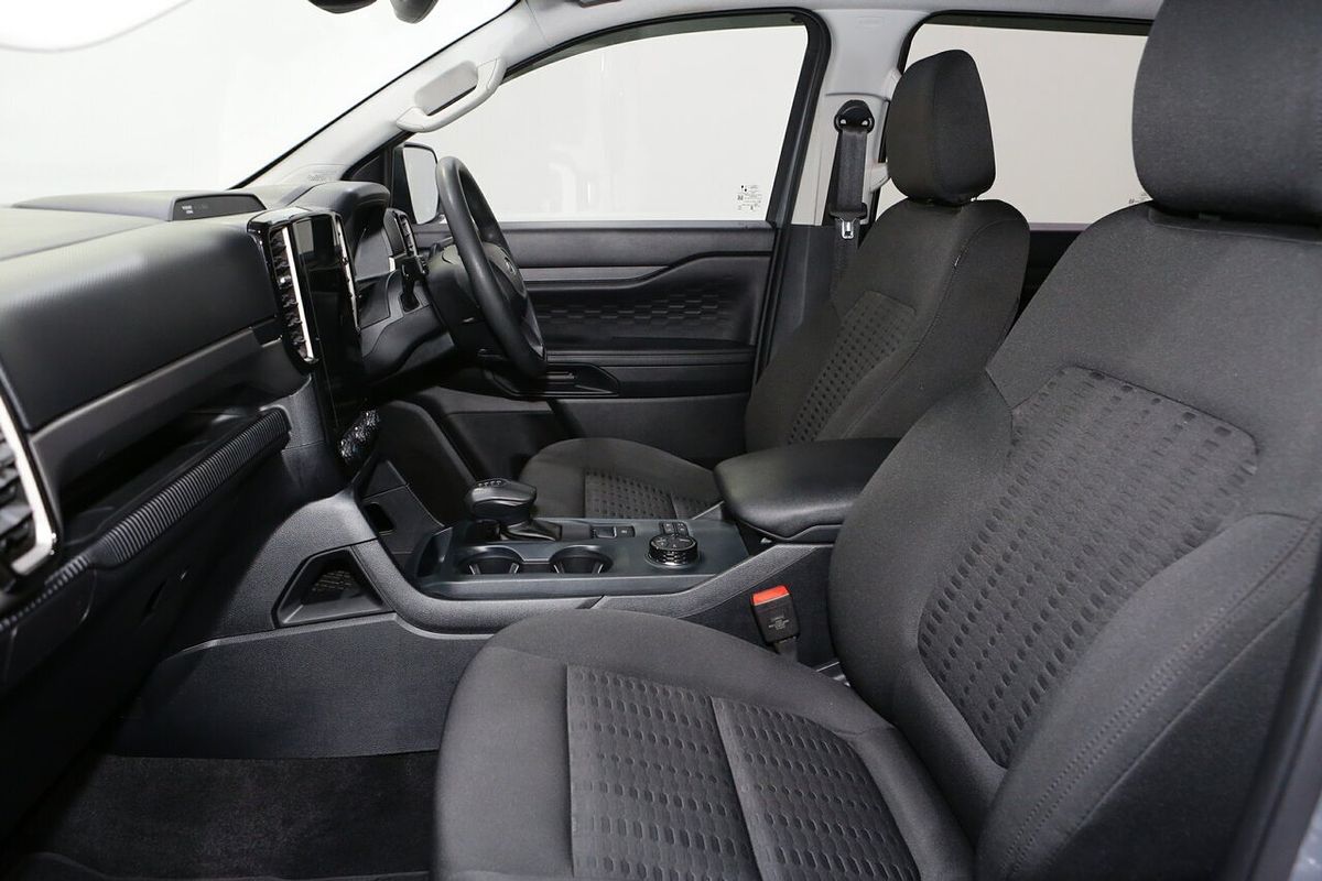 2024 Ford Everest Ambiente 2.0L