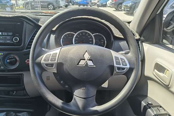 2014 Mitsubishi Triton GLX MN 4X4