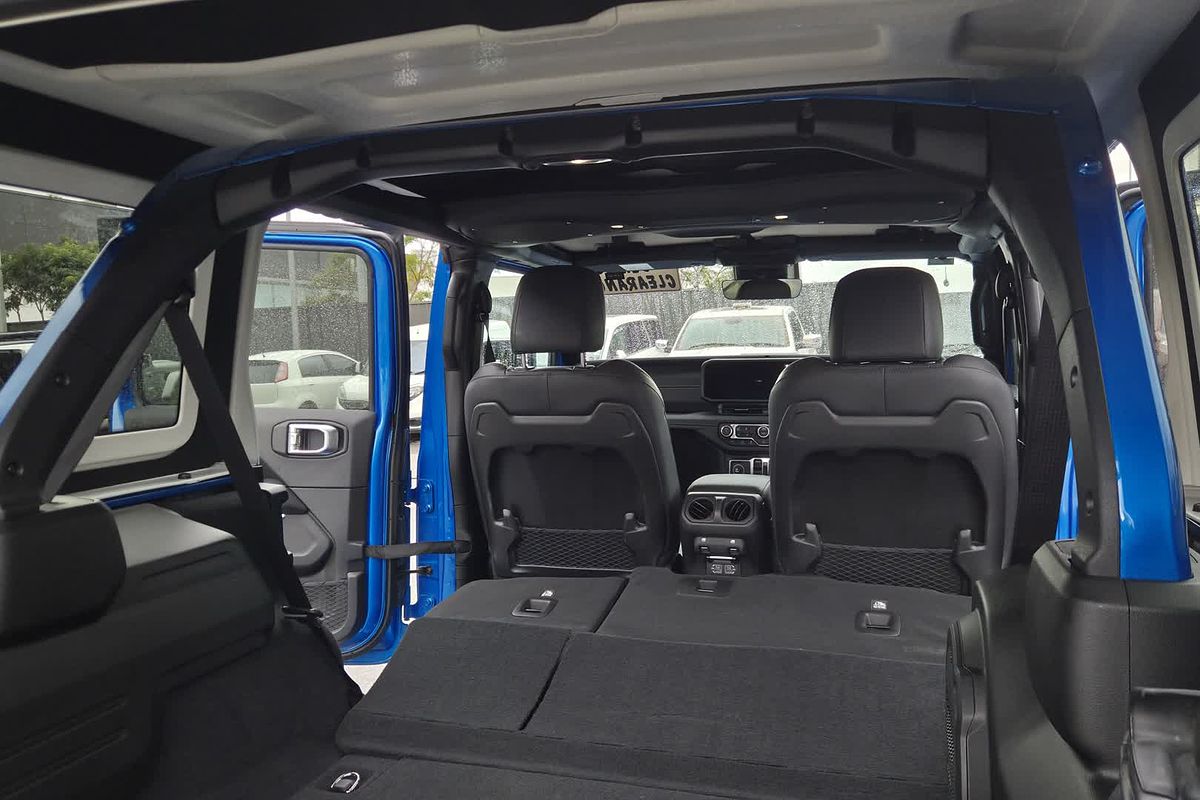 2024 Jeep Wrangler Unlimited Overland JL