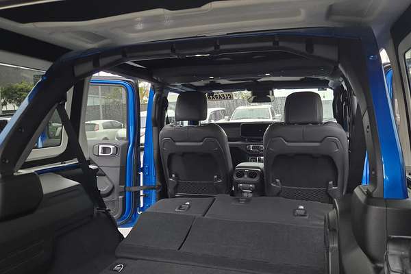 2024 Jeep Wrangler Unlimited Overland JL